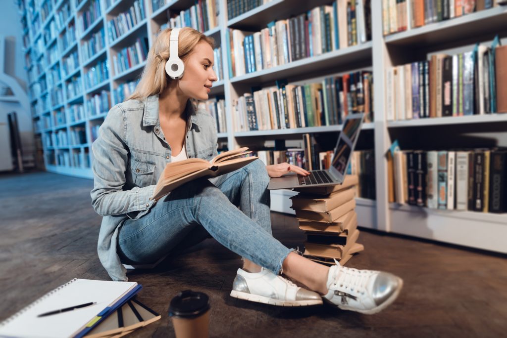 Musica rilassante per studiare? Le 3 playlist da ascoltare